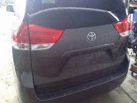 2011 TOYOTA SIENNA, GRAY, LE, 3.2L, AT. FWD.  Z25957